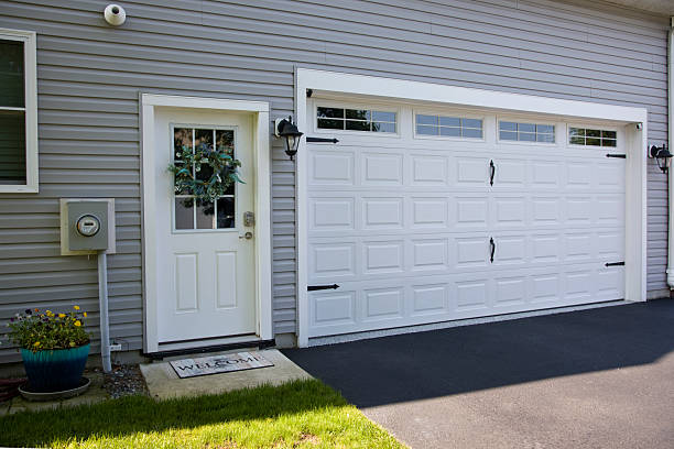24/7 Emergency Garage Door Panel Replacement experts in Calico Rock, AR
